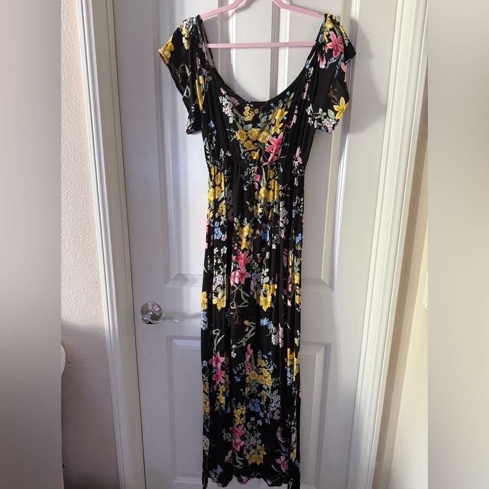 Forever 21 Black Floral Maxi Dress